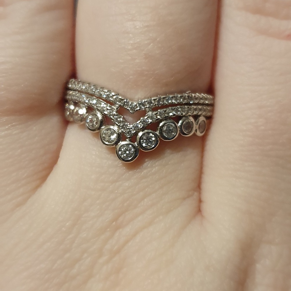 Brand new Sterling Silver Crown Ring
